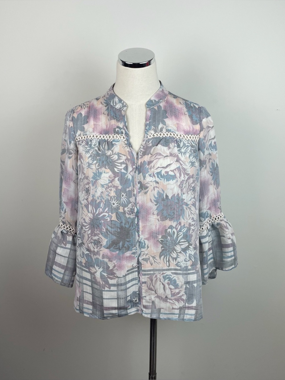 New Directions Gray Blue Stripe Floral Bell Sleeve Blouse Top Women Small Boho